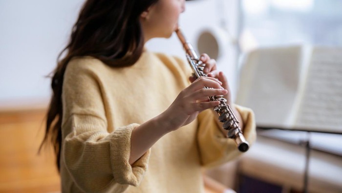 Melakukan hobi yang diminati