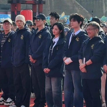 Yang Yang dan Zhou Jieqiong Resmi Syuting Bareng untuk Drama Bu Rang Jiang Shan