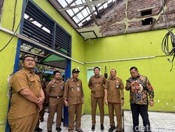Atap Kelas SMPN 1 Gedangan Ambruk, Bupati Sidoarjo Turun Tangan
