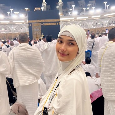 Faby Marcelia Ceritakan Pengalaman Aneh tapi Menyentuh Saat Jalani Ibadah Umrah