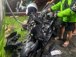 Seruduk Truk Tronton di Bypass Soekarno Tabanan, Pemotor Tewas