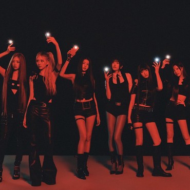 Lirik Lagu Blackhole - IVE