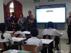 Dikunjungi Menteri PPPA, Siswa SRMP 17 Tabanan Ungkap Cita-cita Jadi Menlu