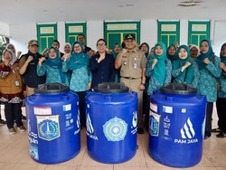 PAM JAYA Targetkan Bagi 2.000 Toren Air Gratis di Jakarta Tahun Ini
