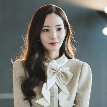 Fashion Icon! Intip 5 Gaya Modis Park Min Young di Drakor Terbaru Siren's Kiss
