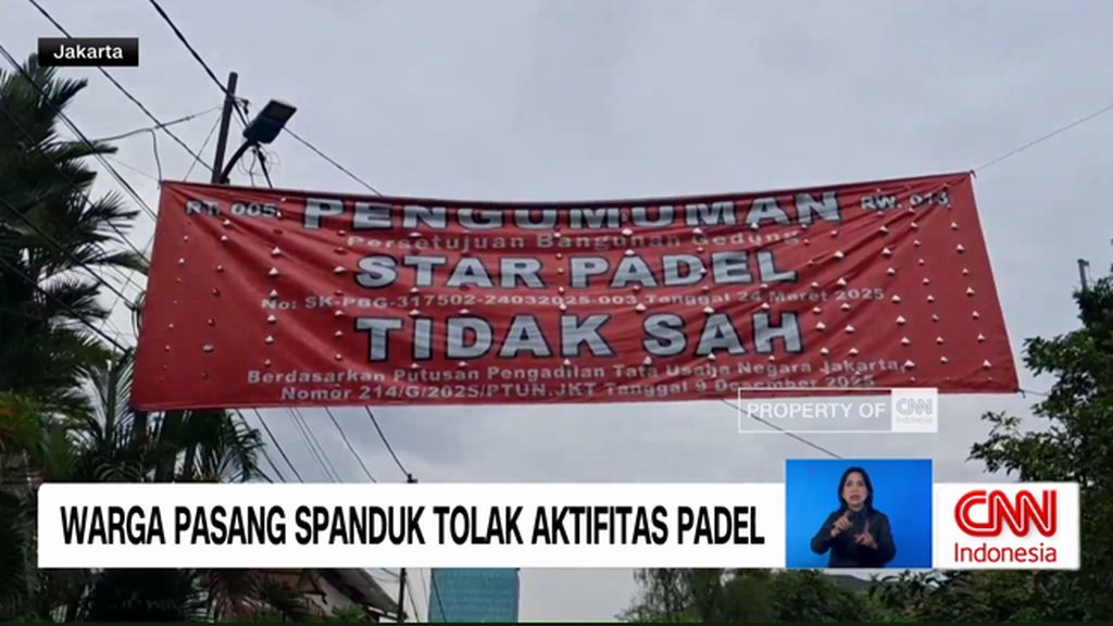 VIDEO: Warga Pulomas Barat Pasang Spanduk Tolak Aktivitas Padel
