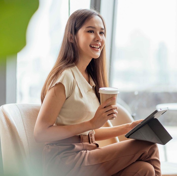 Setiap orang punya cara berbeda dalam mengejar karier, ada yang santai tapi konsisten, ada yang penuh strategi, dan ada juga yang super ambisius sejak awal. Kalau dilihat dari sisi astrologi, beberapa zodiak memang dikenal punya dorongan kuat untuk sukses dan meraih posisi terbaik.