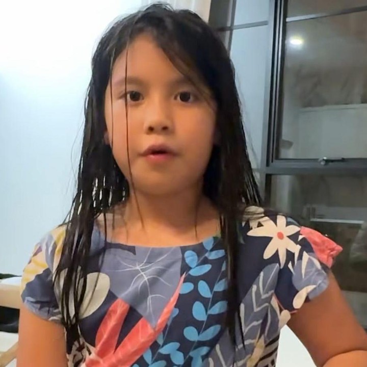 <p>Selama dua hari berjualan, Yaya ternyata sudah berhasil meraih untung sebesar Rp225 ribu, lho. Sambil menghitung hasil penjualannya, ia pun juga mulai memikirkan ide menu jualan berikutnya agar dagangannya semakin menarik. (Foto: Instagram @ibnujamilo)</p>