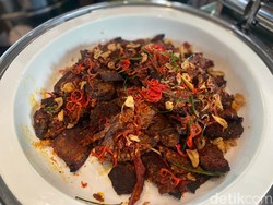 Buka Puasa Sedap! Nasi Kebuli hingga Dendeng Lambok Ada di Sini