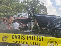 2 Rumah Dinas Perwira Polisi di Pekanbaru Terbakar, Moge-Mobil Ikut Hangus