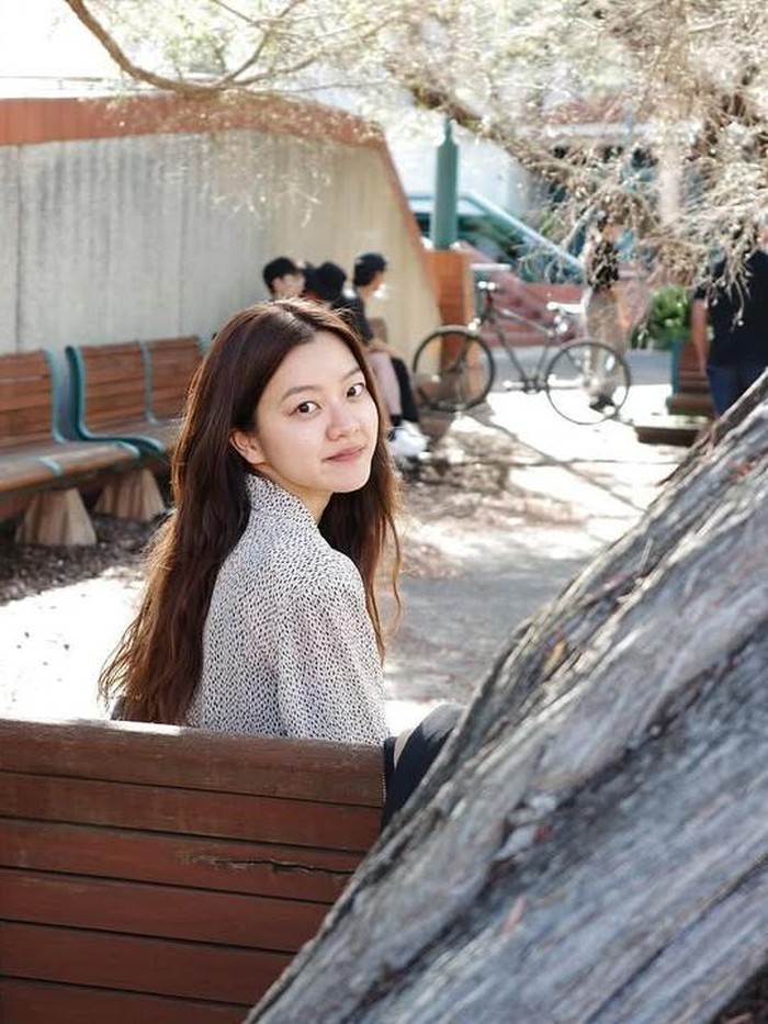 Pertama kali tampil sebagai bintang iklan di usia empat tahun, Go Ah Sung kemudian resmi memulai debut sebagai aktris cilik pada 2004 silam./ Foto: instagram.com/actress_asung