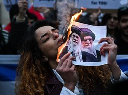 Harapan-Ketakutan Warga Iran Soal Potensi Serangan AS