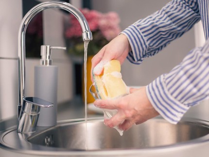 Tanpa Sadar, Ini Barang-Barang Paling Kotor yang Ada di Dapur