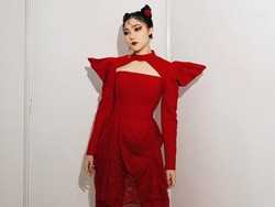 Publik Soroti Simbol Mata Konser Isyana Sarasvati, Ada Pesan Tersembunyi?