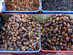 Ajwa, Medjool, hingga Sukari, Kurma Apa yang Paling Laku di Tanah Abang?