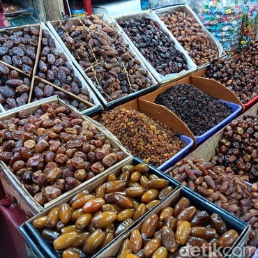 Dari Bau hingga Warna, Ini Cara Cek Kurma Tak Layak Konsumsi