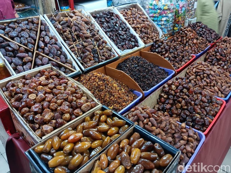 Dari Bau hingga Warna, Ini Cara Cek Kurma Tak Layak Konsumsi