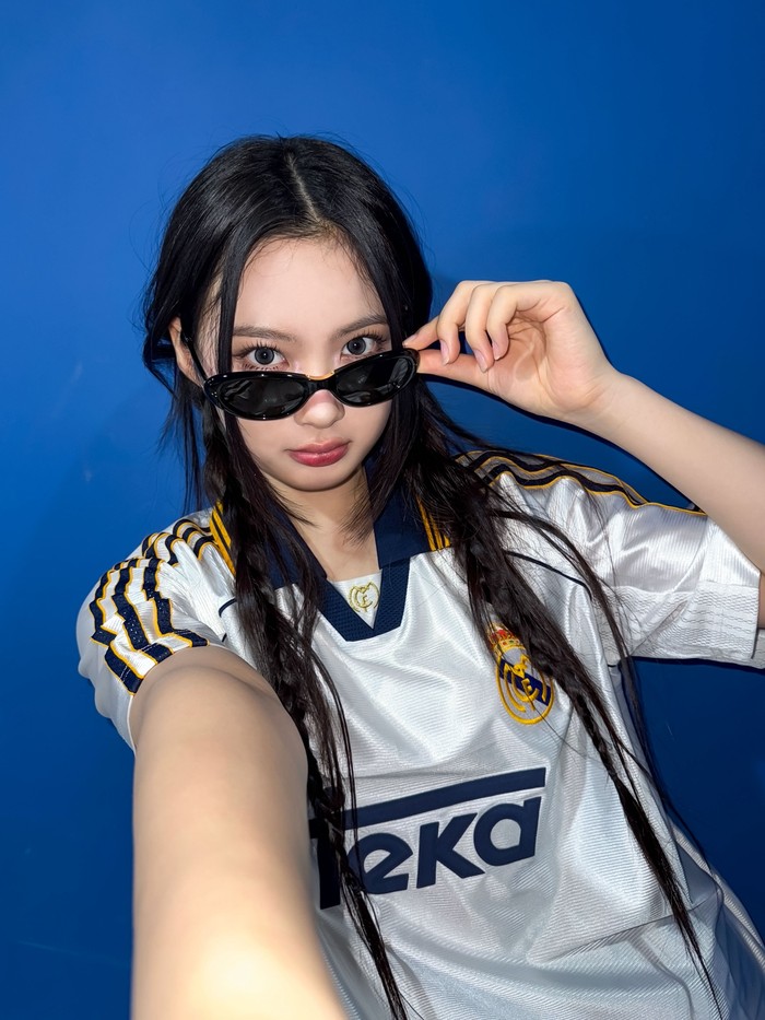 Kya KiiiKiii lahir dengan nama Park Ji Woo pada 18 Desember 2010 di Apgujeong-dong, Gangnam-gu, Seoul, Korea Selatan. Mantan model cilik tersebut rupanya memiliki seorang adik laki-laki yang tiga tahun lebih muda darinya, lho! / Foto: x.com/KiiiKiii_talk