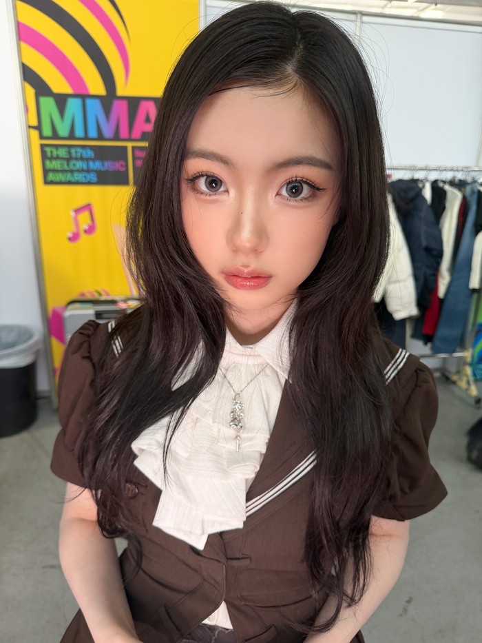 Mungkin tidak banyak yang tahu kalau mantan YouTuber dengan kanal YouTube bernama BeautyDuty TV itu hanya menjalani masa pelatihan selama tujuh bulan sebelum akhirnya debut bersama KiiiKiii pada 24 Maret 2025 lalu. / Foto: x.com/KiiiKiii_talk