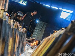 Lemang Jadi Menu Andalan Warga Medan untuk Berbuka Puasa