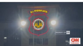 VIDEO: Unjuk Rasa di Depan Mapolda DIY Berujung Ricuh