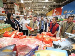 Polda Jatim Sidak Izin Edar dan Mutu Pangan Jelang Lebaran