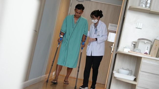 Alami Cedera, 7 Potret Kondisi Terkini Pratama Arhan Usai Jalani Operasi Lutut Kanan