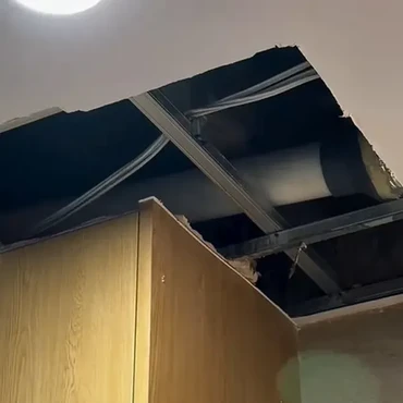 Plafon Bocor, 7 Penampakan Dapur Putri Titian Semua Alat Masak Dibungkus Plastik