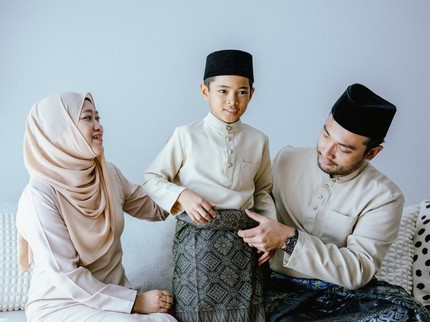 5 Rekomendasi Baju Lebaran 2026 Anak Laki-Laki 1-14 Tahun, Bisa Kembaran sama Ayah