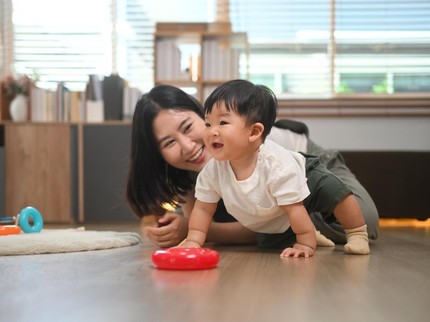 5 Ide Stimulasi Bayi 7 Bulan agar Cepat Merangkak