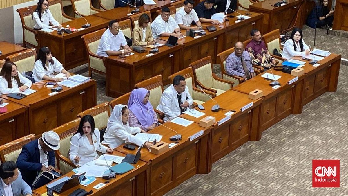 Ditemani Hotman Paris, Orang Tua ABK Fandi Sea Dragon Audiensi di DPR