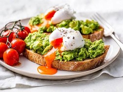 5 Kombinasi Makanan dengan Alpukat yang Bikin Nutrisinya Makin Optimal