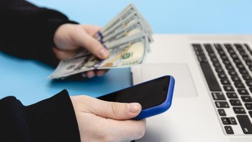 Kabar Terkini Artis dari InsertLive : Terpopuler: Aplikasi Penguras Rekening vs Curhat Indy Barends soal Anak Gen Z