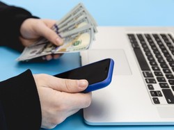 Terpopuler: Aplikasi Penguras Rekening vs Curhat Indy Barends soal Anak Gen Z