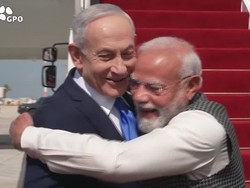 Video: Pelukan Erat PM India untuk Netanyahu saat Bertemu di Israel