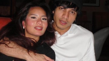 Berita Viral Selebriti dari InsertLive : Jefri Nichol Peluk-Jadikan Foto Zahwa Massaid Wallpaper HP, Jadian?