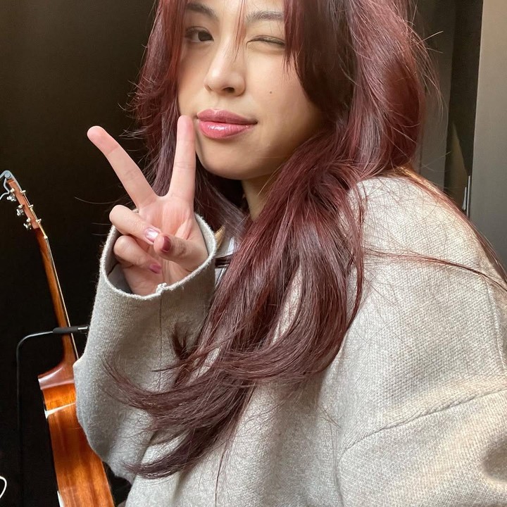 <p>Kebahagiaan tengah menyelimuti penyanyi jebolah <em>Indonesian Idol</em> Kamasean Yoce Matthews atau yang akrab disapa Sean. Ia baru saja membagikan momen romantis dilamar sang kekasih. (Foto: Instagram @kamasean)</p>