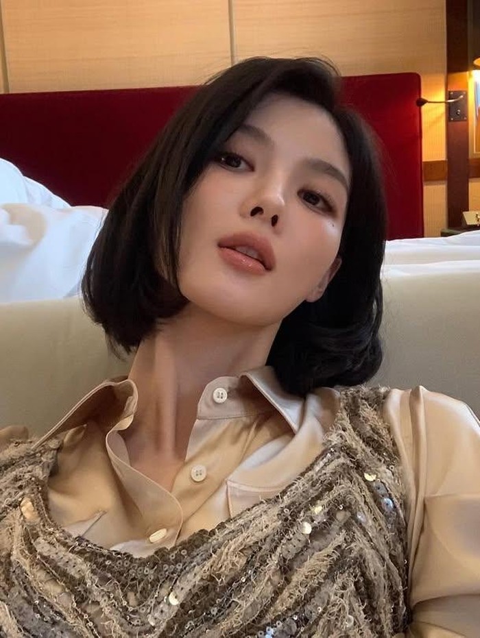 Kim Yoo Jung kembali menghebohkan penggemar dengan penampilan barunya yang diunggah melalui media sosial, Beauties./ Foto: instagram.com/you_r_love