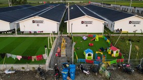 FOTO: Korban Banjir Aceh di Pidie Jaya Mulai Tempati Huntara