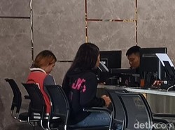 Wanita di Palembang Dianiaya Pacar Teman, Korban Dilempar Minuman-Ditendang