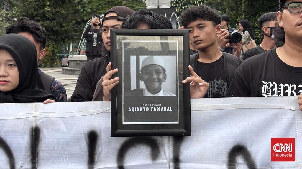 Masyarakat Sipil Surabaya Gelar Aksi Solidaritas untuk Arianto Tawakal
