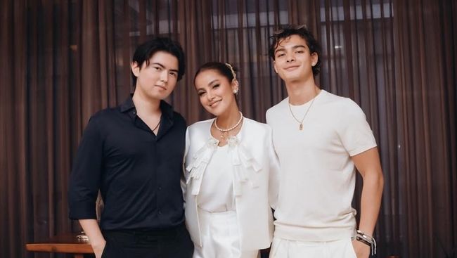 Potret Pacar Olla Ramlan Akrab dengan Putra Sulungnya Saat Bukber