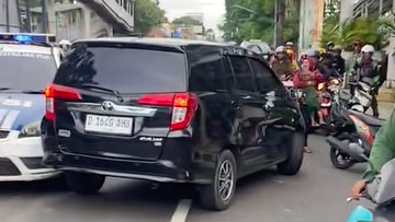 Siapa Wanita yang Ada di Mobil Ugal-ugalan di Jakpus?