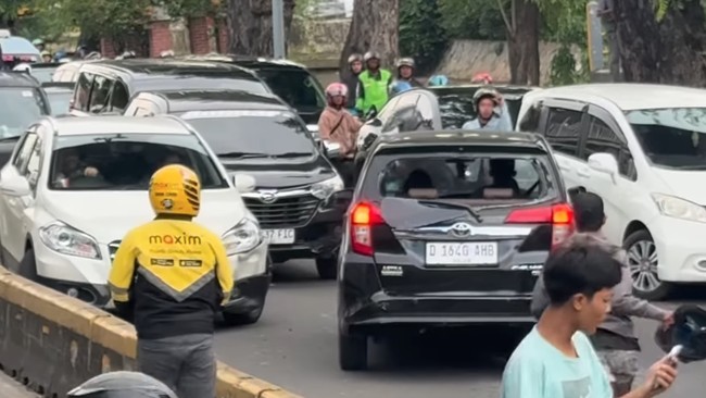 Hafiz Mahendra (25) yang mengemudi Calya secara ugal-ugalan dan melawan arah di Jalan Gunung Sahari ternyata baru tiba di Jakarta dan berencana pergi ke Ancol.