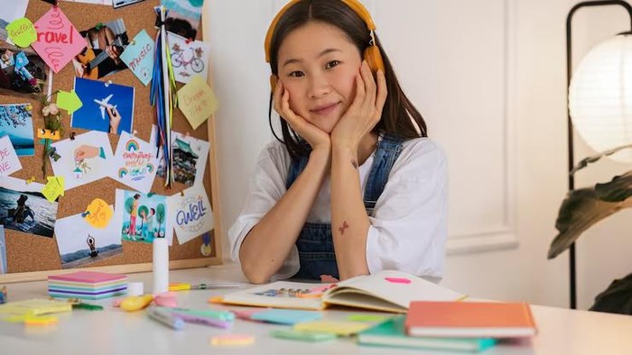 5 Ciri Perempuan dengan Kecerdasan Emosional Tinggi yang Bikin Hidup Lebih Berkualitas