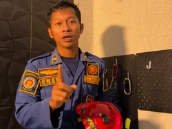 Video: Petugas Damkar Diteror Setelah Bikin Konten soal Fungsi Helm