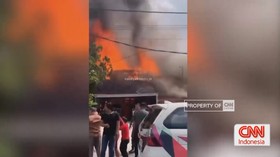 VIDEO: Rumah Dinas di Kompleks Asrama Polisi Ludes Terbakar