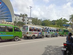 Protes Pikap Angkut Banyak Penumpang, Sopir Bemo Demo di Kantor Gubernur NTT