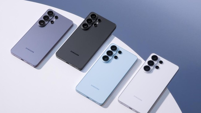 Samsung resmi meluncurkan Galaxy S26 Series dengan tiga varian. Ditenagai Snapdragon 8 Elite Gen 5, ponsel ini menawarkan kamera 50MP hingga 200MP.