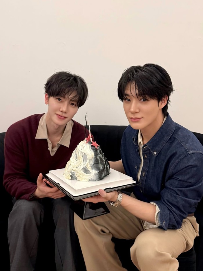 Setidaknya sampai artikel ini dibuat, &lsquo;BOTH SIDES&rsquo; mendapatkan hari streaming terbesarnya di Spotify Counter dengan jumlah stream sebanyak 699.092. Sub-unit terbaru NCT satu ini memang benar-benar penantian yang sepadan, ya! / Foto: instagram.com/nct